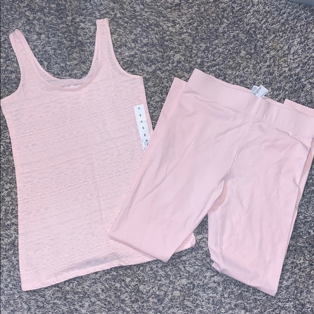 Baby pink tank top & leggings! 💘💘💘💘